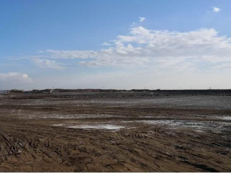 要實現(xiàn)“藍(lán)天白云”，仍需要我們的努力